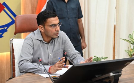 विकास, सेवाओं और बुनियादी ढांचे के लिए राजस्व प्राप्ति,टैक्स चोरी रोकथाम,माईने जिला प्रशासन, सिर्फ प्रवर्तन नहीं; बल्कि राजस्व अर्जन, अर्न्तविभागीय  समन्वय जिला स्तरीय राजस्व संवर्धन एवं अनुश्रवण समिति की बैठक में डीएम ने दिए निर्देश