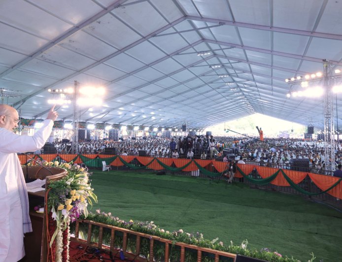 नांदेड की जनसभा में जनता से मिले केंद्रीय गृह मंत्री अमित शाह