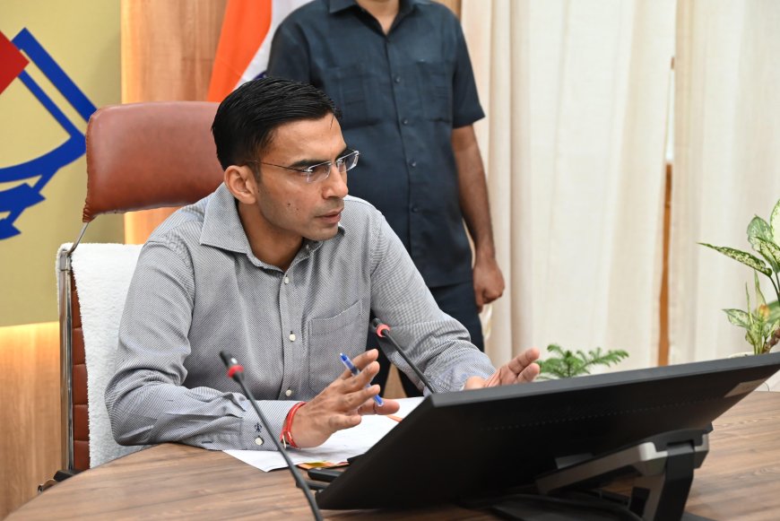 विकास, सेवाओं और बुनियादी ढांचे के लिए राजस्व प्राप्ति,टैक्स चोरी रोकथाम,माईने जिला प्रशासन, सिर्फ प्रवर्तन नहीं; बल्कि राजस्व अर्जन, अर्न्तविभागीय  समन्वय जिला स्तरीय राजस्व संवर्धन एवं अनुश्रवण समिति की बैठक में डीएम ने दिए निर्देश