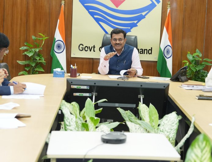 आनन्द बर्द्धन की अध्यक्षता में बुधवार को सचिवालय में व्यय-वित्त समिति की बैठक आयोजित हुई।