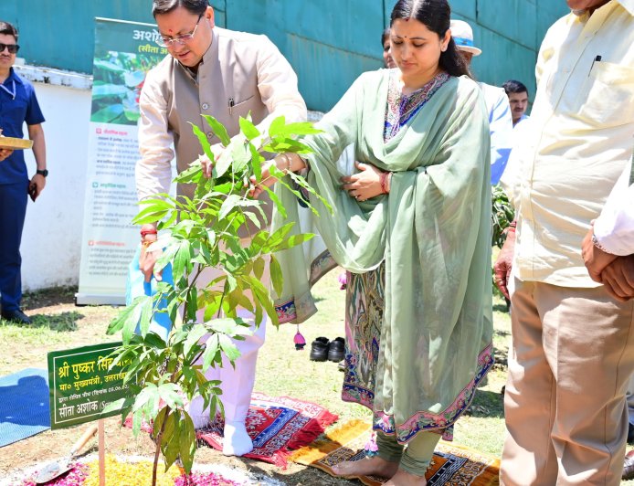 एक पेड़ मां के नाम