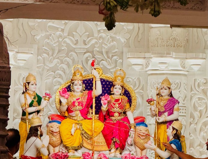 प्रभु श्री राम जी के धाम में आज एक और राम दरबार की एवं देव विग्रहों के प्राण-प्रतिष्ठा की गयी 